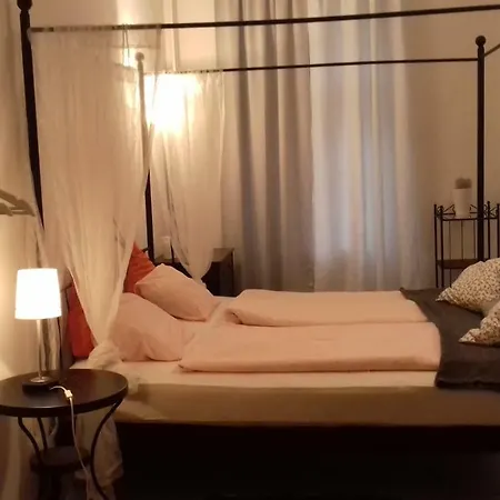 Apartment Apartman U Male Strany Prague