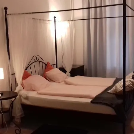 Apartman U Male Strany Apartment *